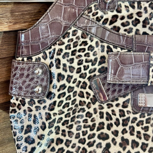 Guess Laura Leopard Baguette Bag Special Edition